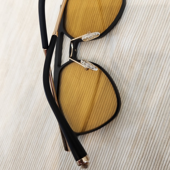 Eyewear - Picture 4 of 5